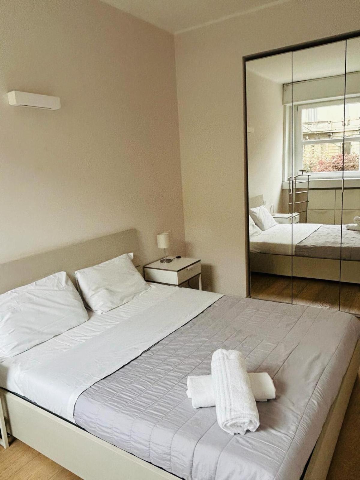 Easy Room Italy Мілан Екстер'єр фото